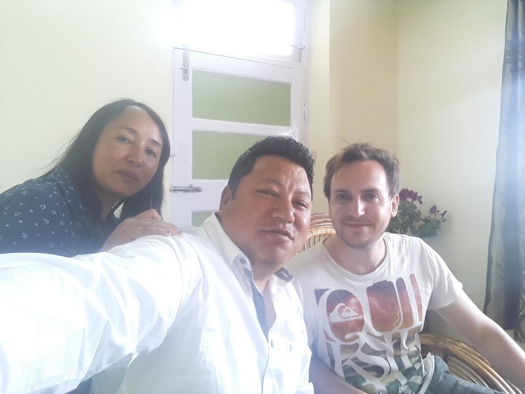 Vajra Kunj Homestay 다르질링 외부 사진